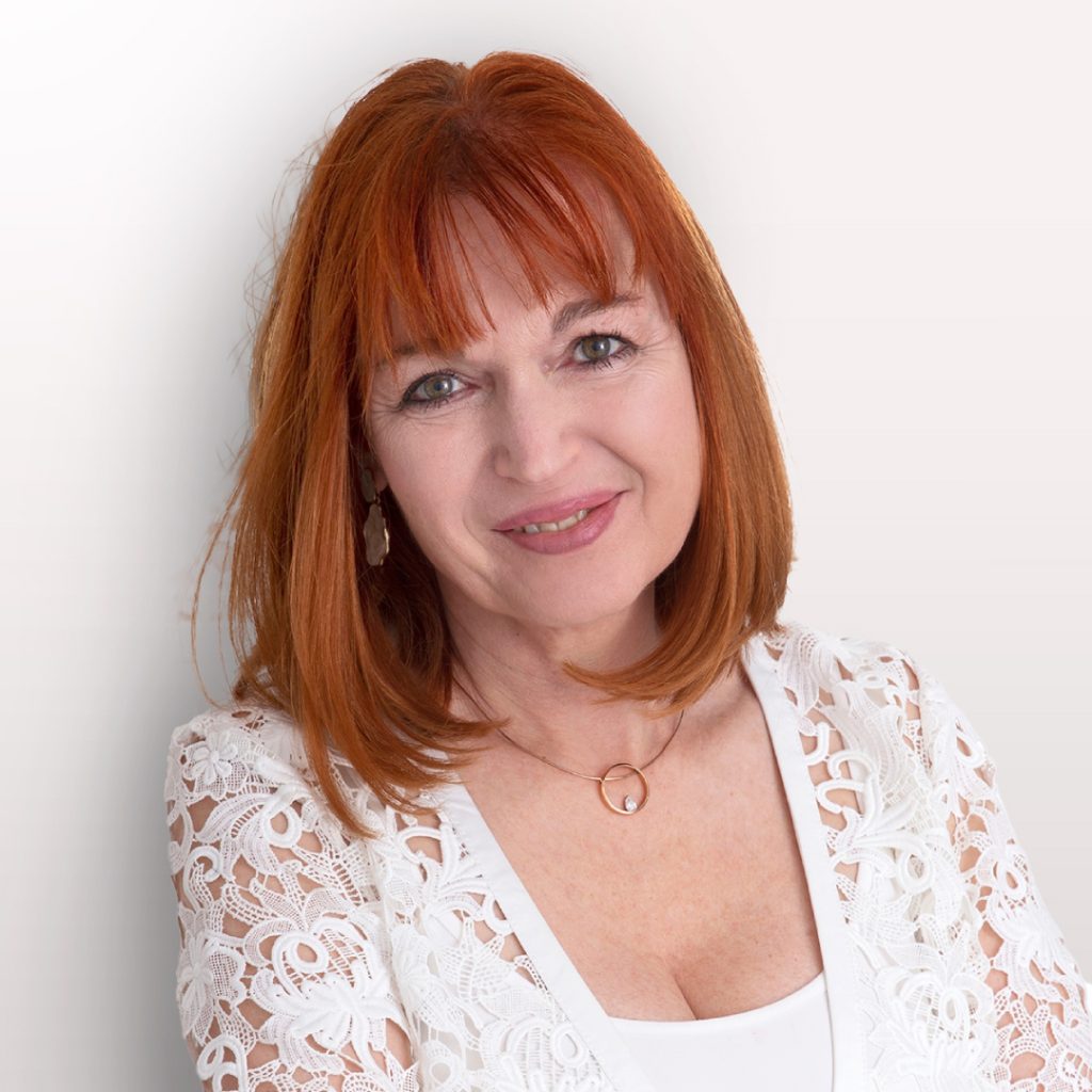 Várnai Myrtill Adrienne Sacralux